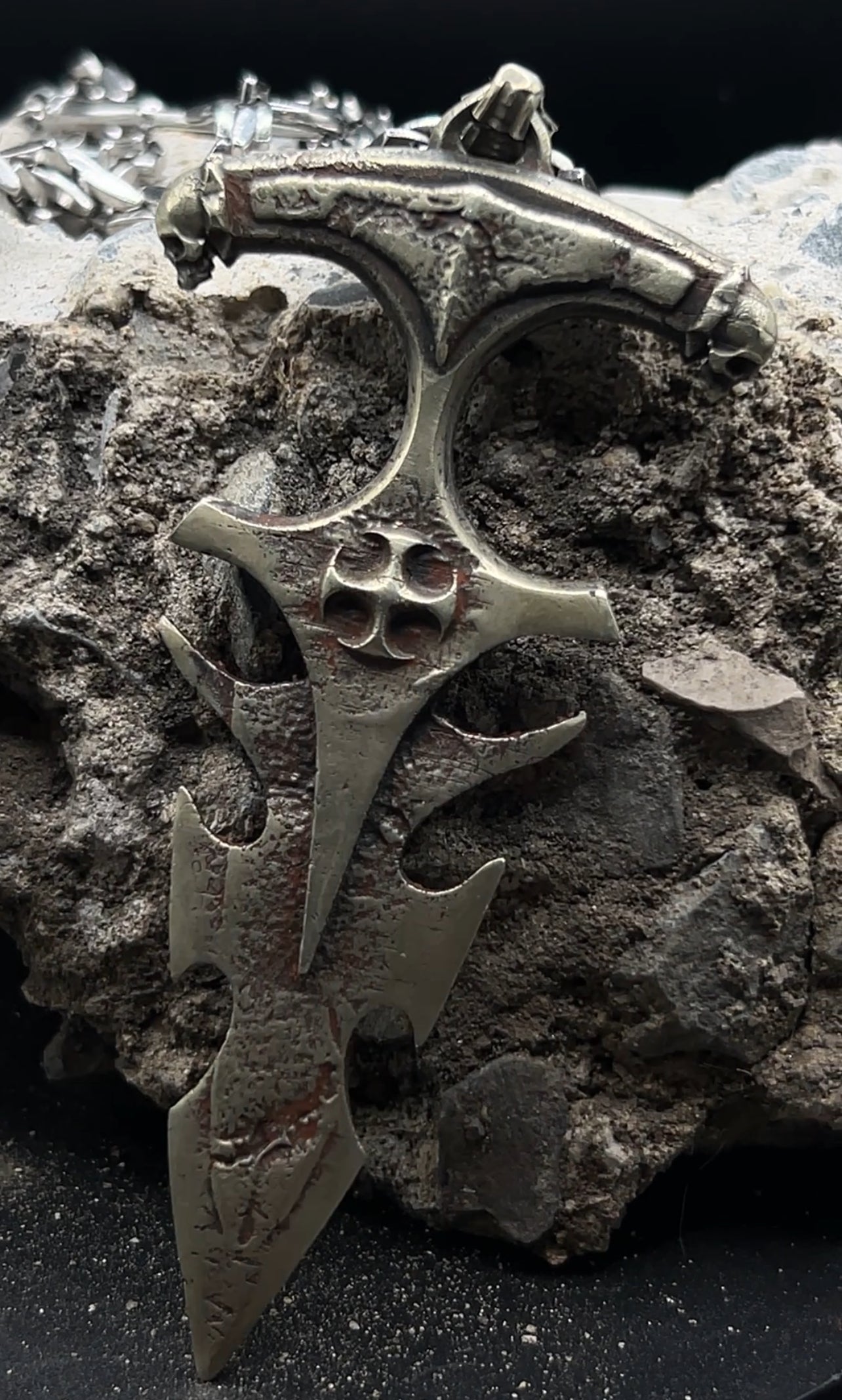 Mor’il Push Dagger Pendant
