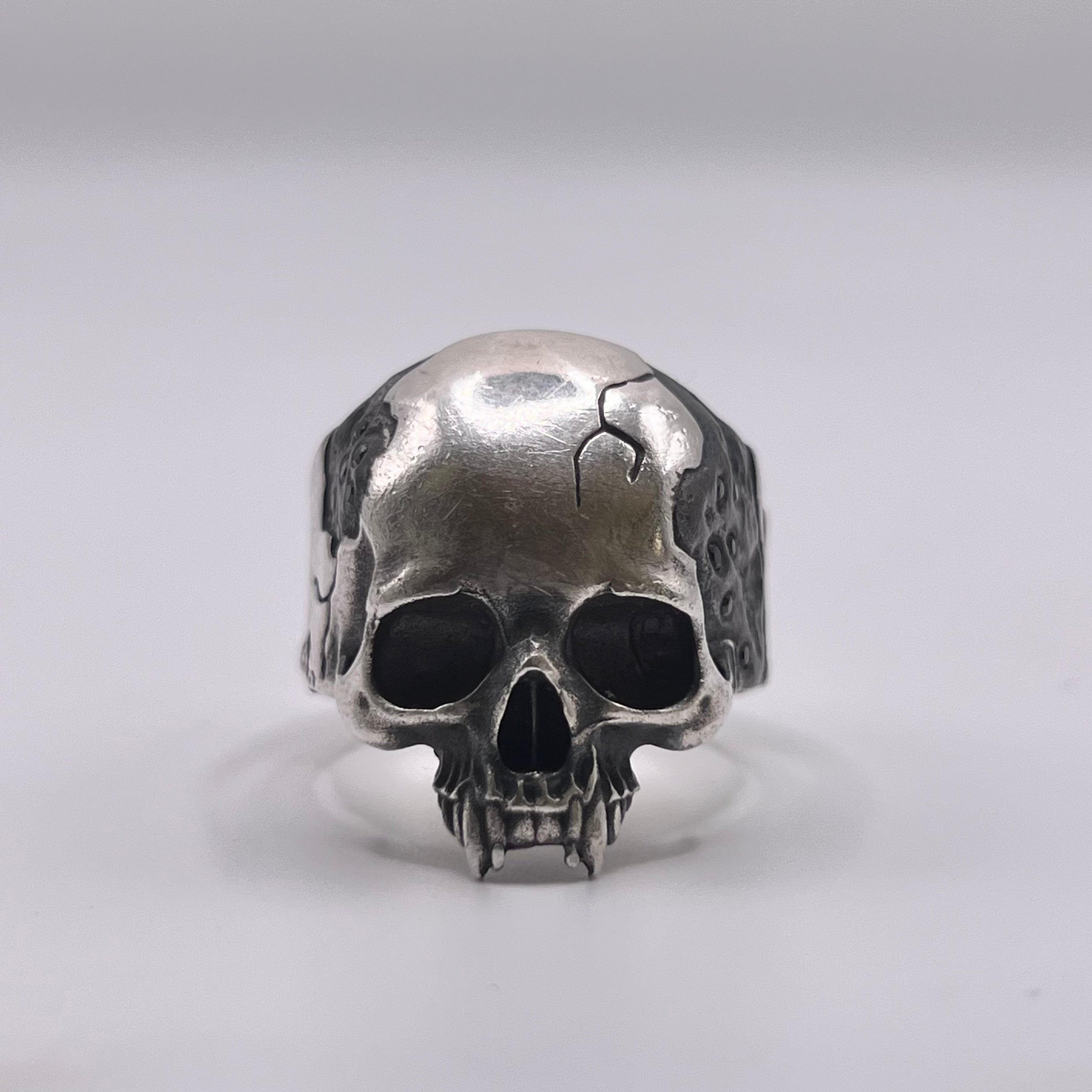 Silver Decayed Skull of Drakon